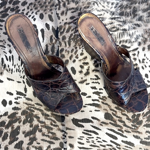 NINE WEST  |  LEATHER SANDAL WITH WOOD PLATFORM AND HEEL - Picture 3 of 4